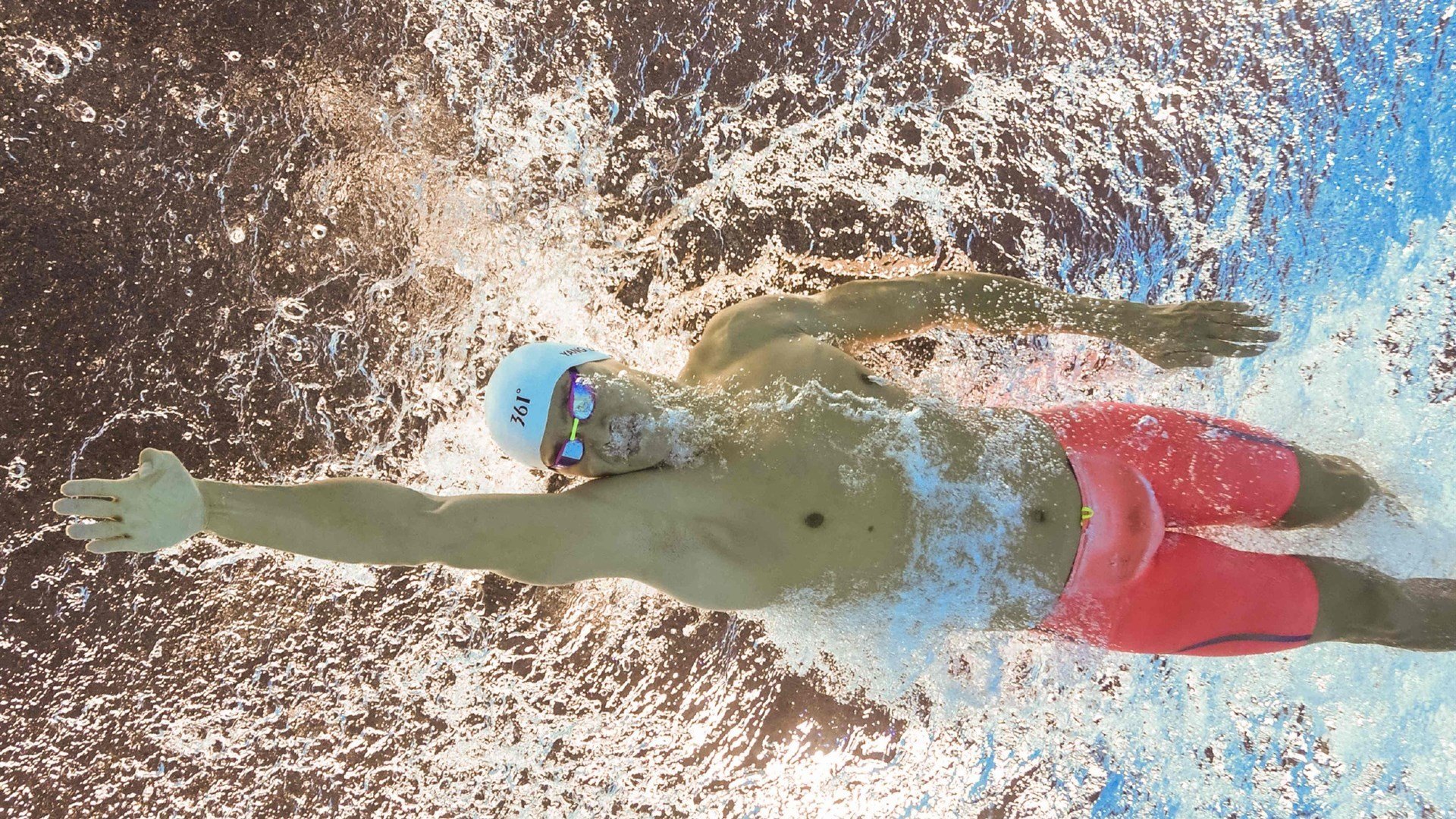 中国足球国家队执行专项对抗模拟训练计划，看一下中国国家足球队对战的情况